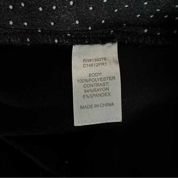 Black and White Polkadot Long Sleeve Flowy Blouse Size Small - Picture 7 of 8